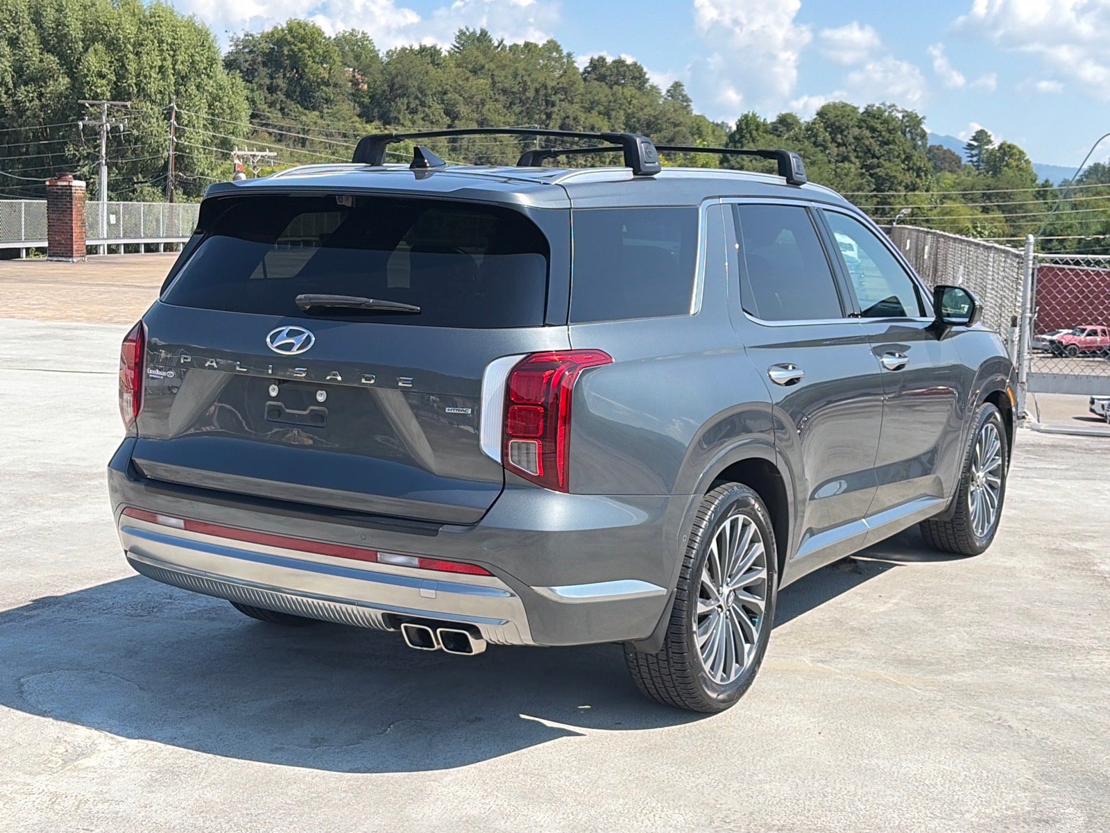 Used 2024 Hyundai Palisade Calligraphy AWD/4WD image 3