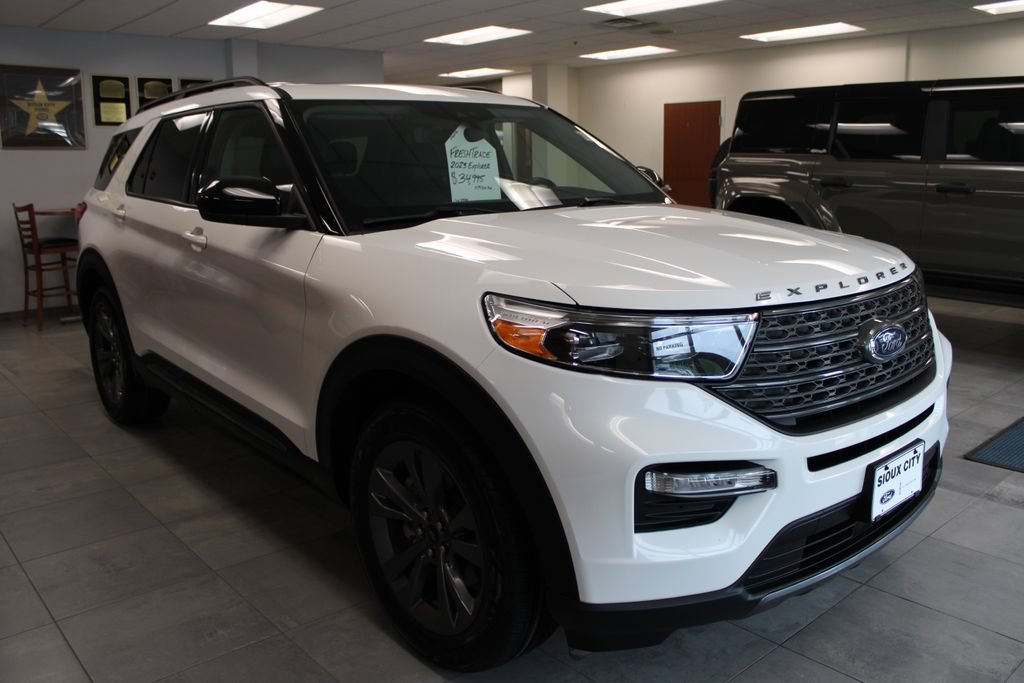Certified 2023 Ford Explorer XLT w/ Equipment Group 202A AWD/4WD image 6
