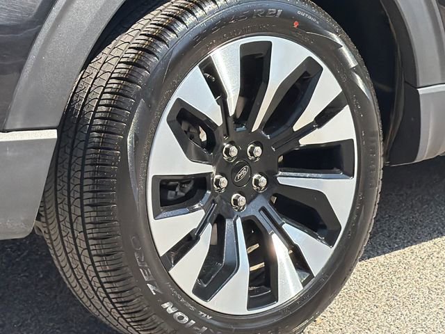 Certified 2025 Ford Explorer Platinum w/ LUX Leather Package image 8