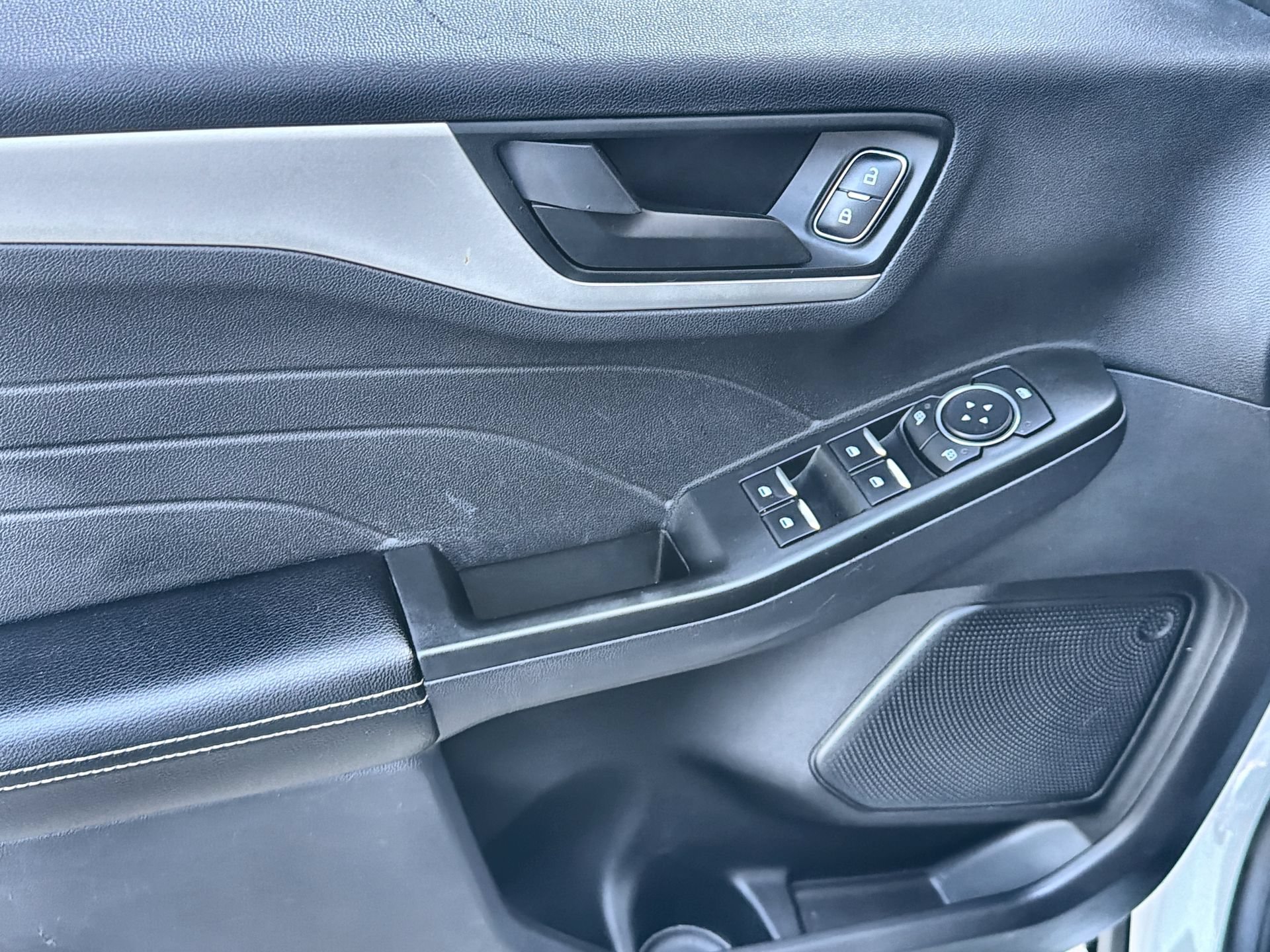 Certified 2022 Ford Escape SE w/ SE Sport Appearance Package FWD image 13