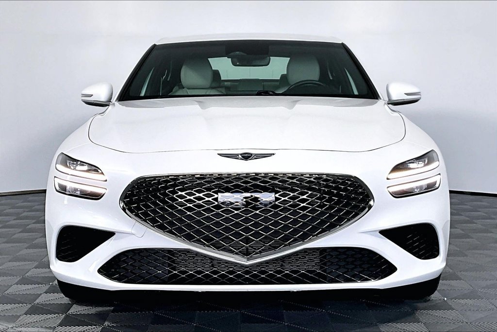 Used 2025 Genesis G70 2.5T RWD image 3