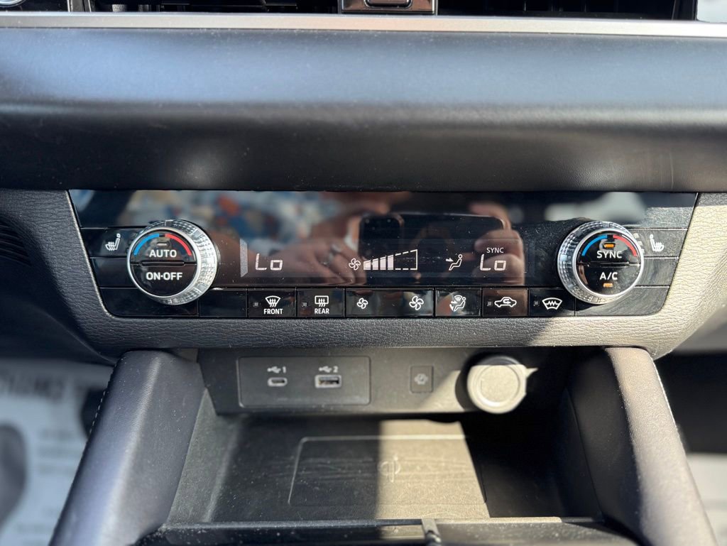 Used 2024 Mitsubishi Outlander SE image 20