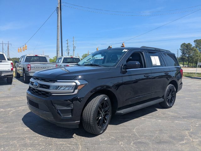 Certified 2024 Ford Expedition XLT RWD image 4