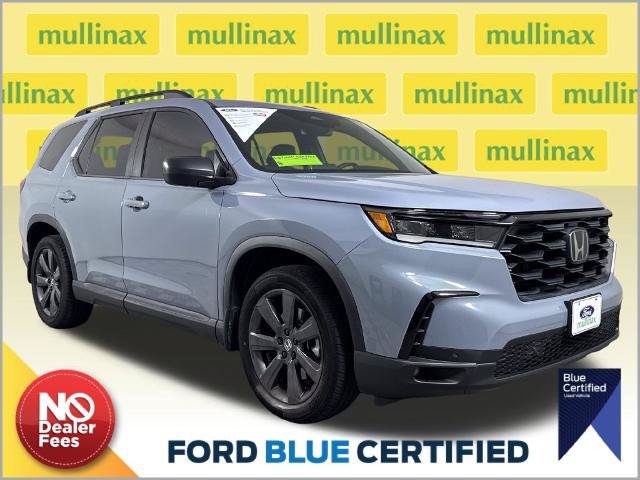 Used 2023 Honda Pilot Sport image 1
