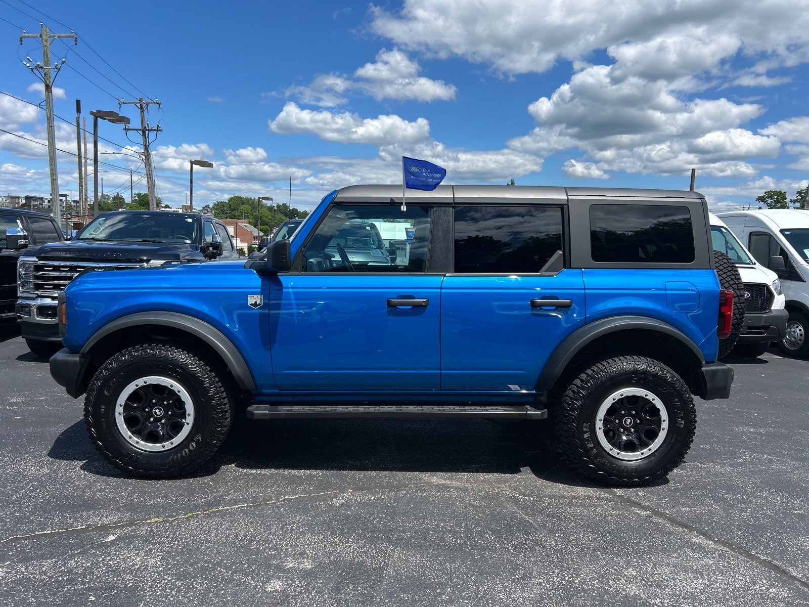 Certified 2023 Ford Bronco Big Bend w/ Sasquatch Package AWD/4WD image 4