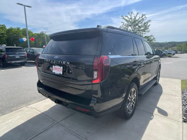 Certified 2025 Ford Expedition Active AWD/4WD image 9