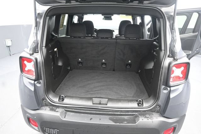 Used 2022 Jeep Renegade Altitude AWD/4WD image 16