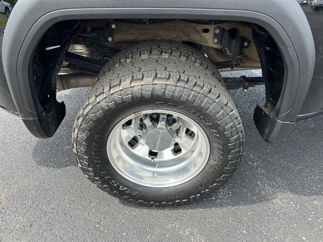 Used 2024 GMC Sierra 3500 Denali Ultimate AWD/4WD image 9