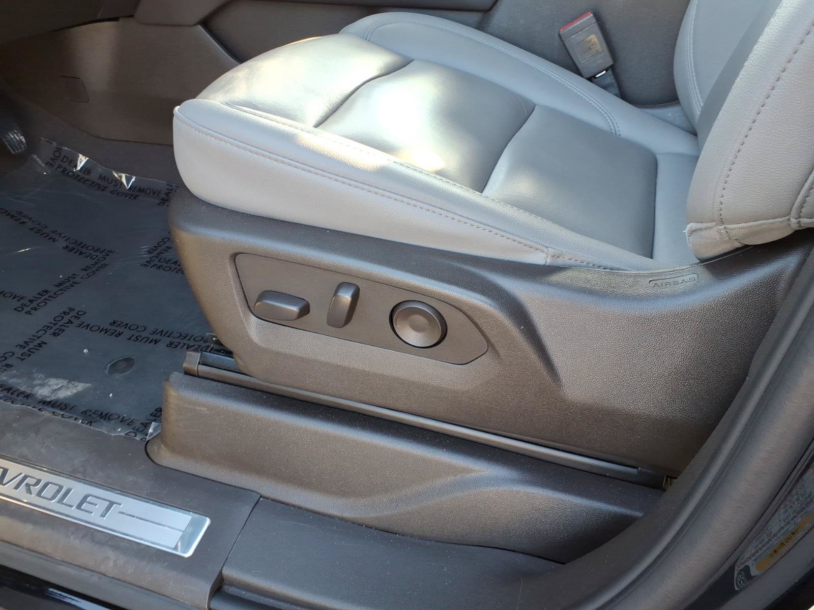 Used 2025 Chevrolet Tahoe LT AWD/4WD image 11