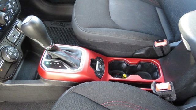 Used 2022 Jeep Renegade Trailhawk image 18