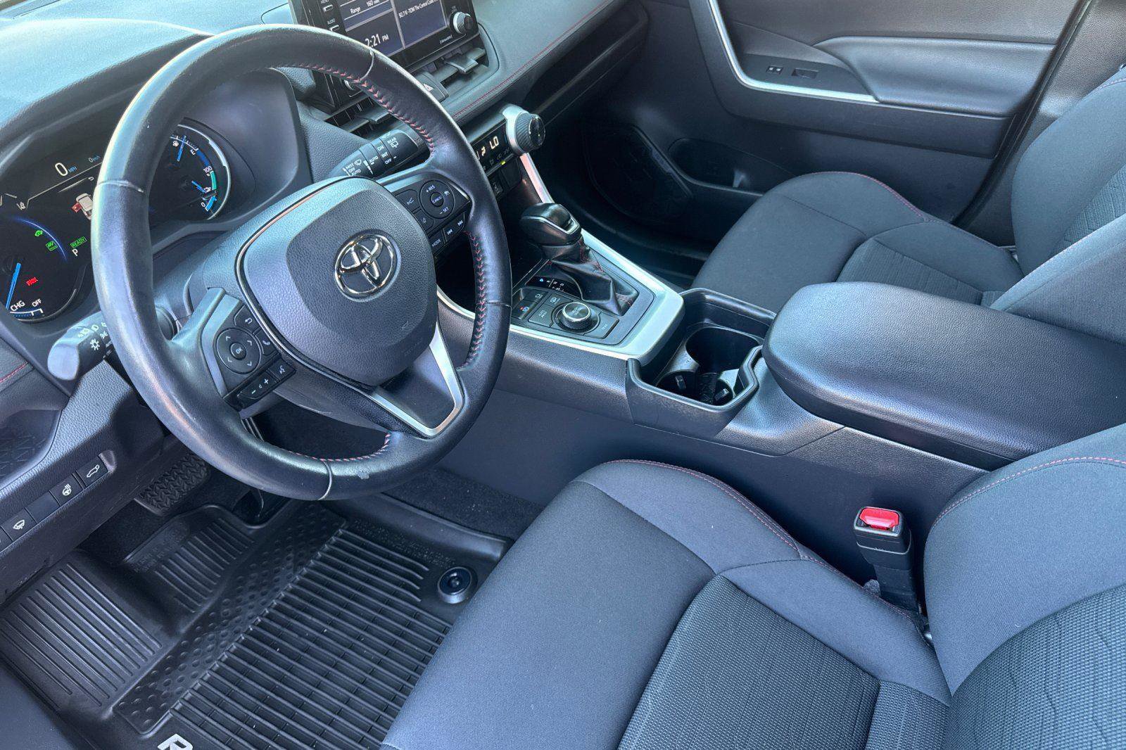 Used 2021 Toyota RAV4 SE w/ Weather & Moonroof Package AWD/4WD image 9