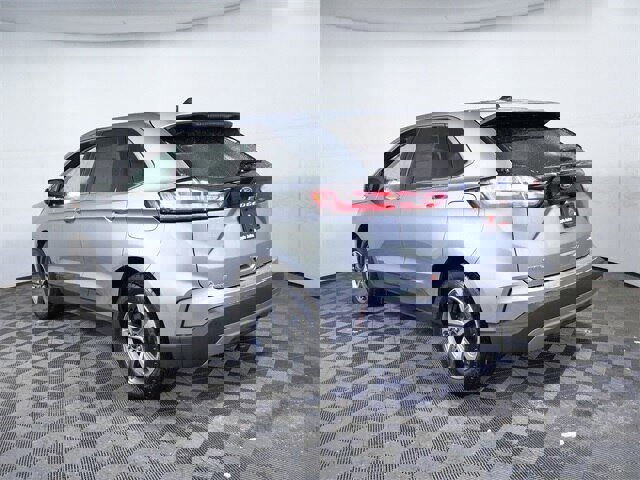 Certified 2024 Ford Edge SEL w/ Convenience Package image 2