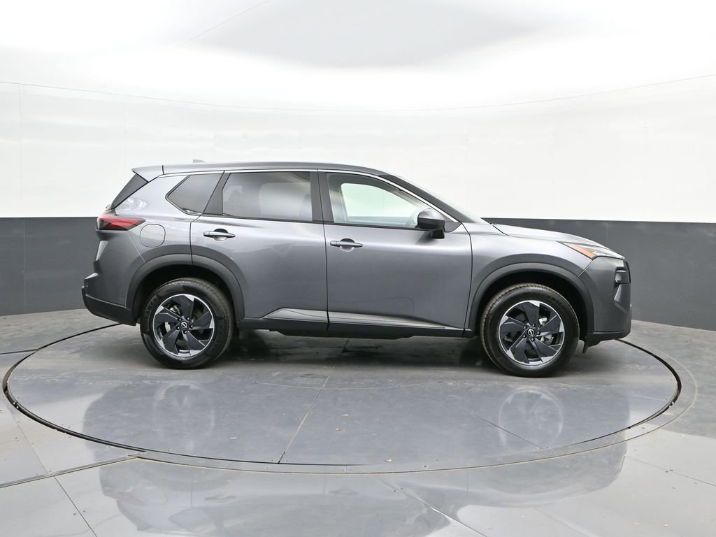 Used 2025 Nissan Rogue SV AWD/4WD image 24