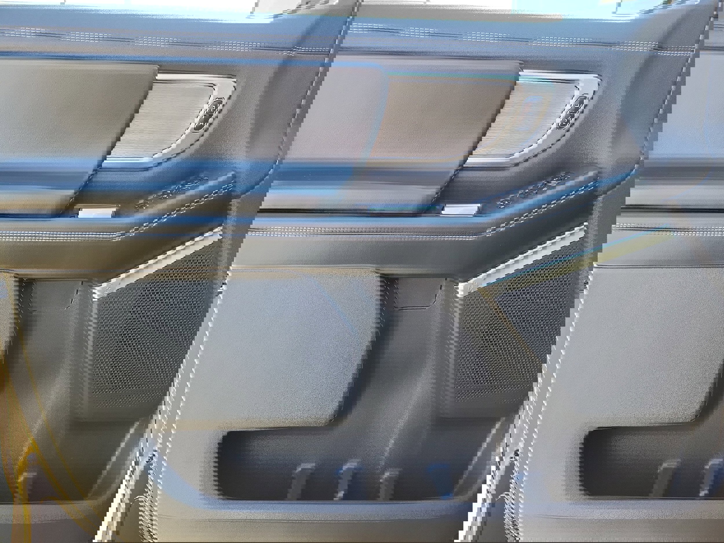 Certified 2025 Ford Expedition Max Platinum image 22