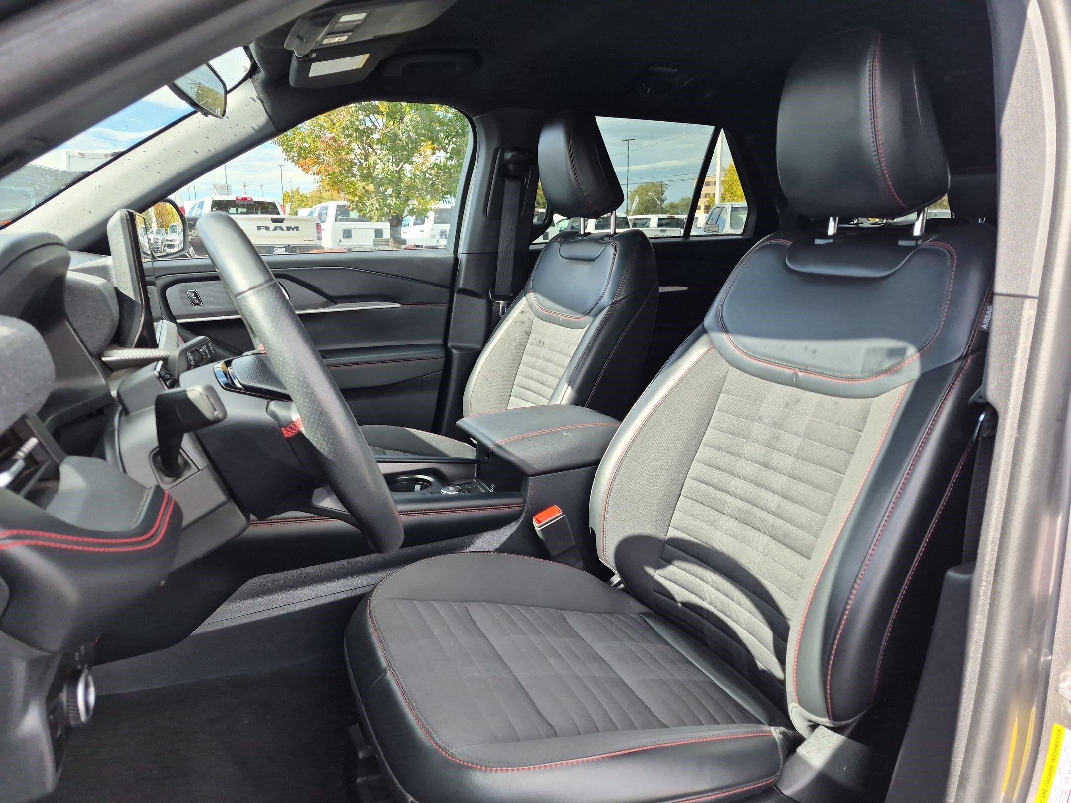 Certified 2025 Ford Explorer ST-Line w/ ST-Line Street Pack AWD/4WD image 18