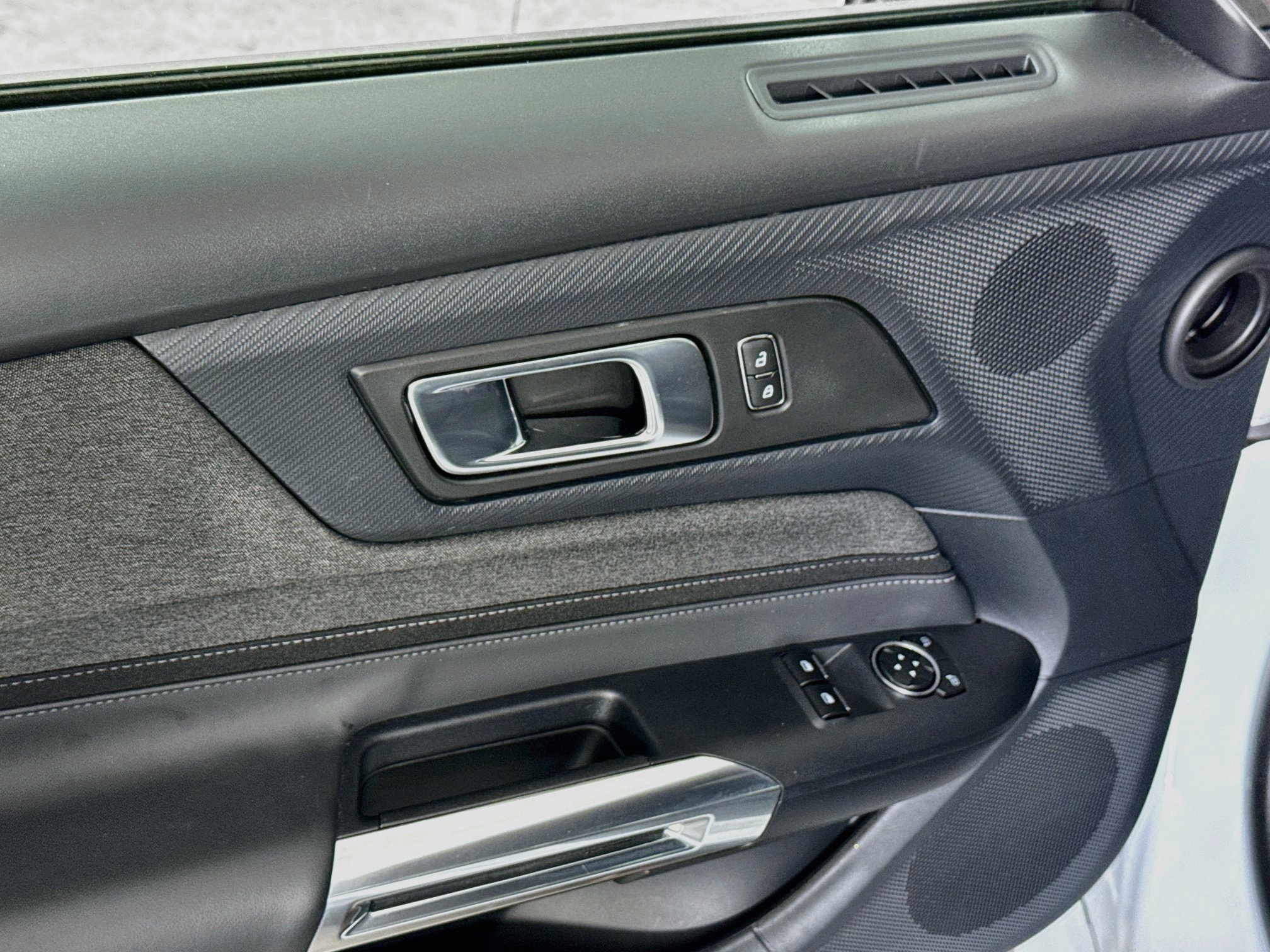 Certified 2025 Ford Mustang Coupe RWD image 20