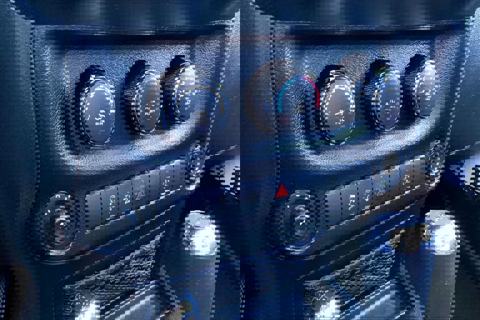 Used 2018 Jeep Wrangler Unlimited Sahara image 32