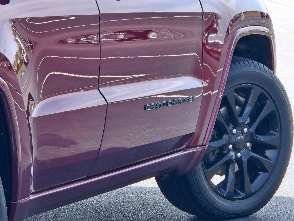 Used 2019 Jeep Grand Cherokee Altitude AWD/4WD image 14
