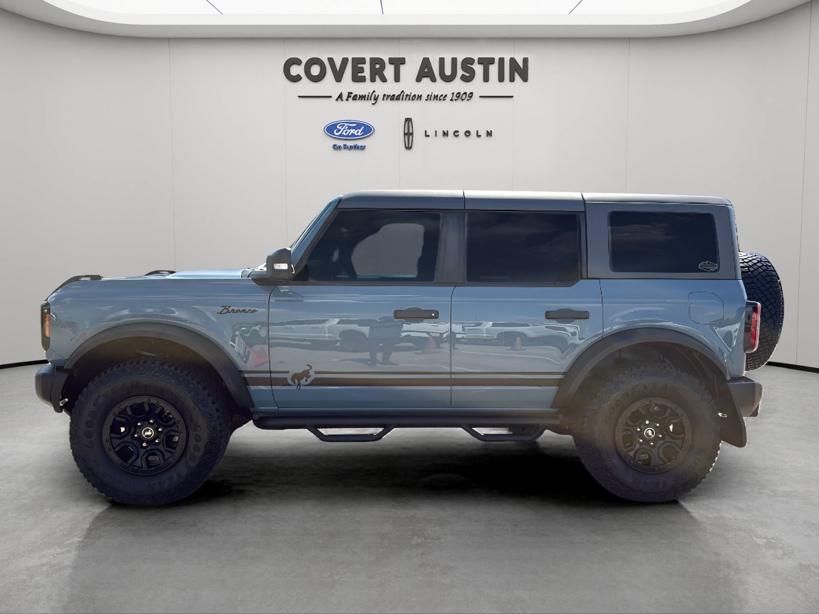 Certified 2023 Ford Bronco Wildtrak AWD/4WD image 2