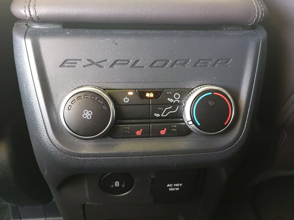 Certified 2025 Ford Explorer Platinum AWD/4WD image 18