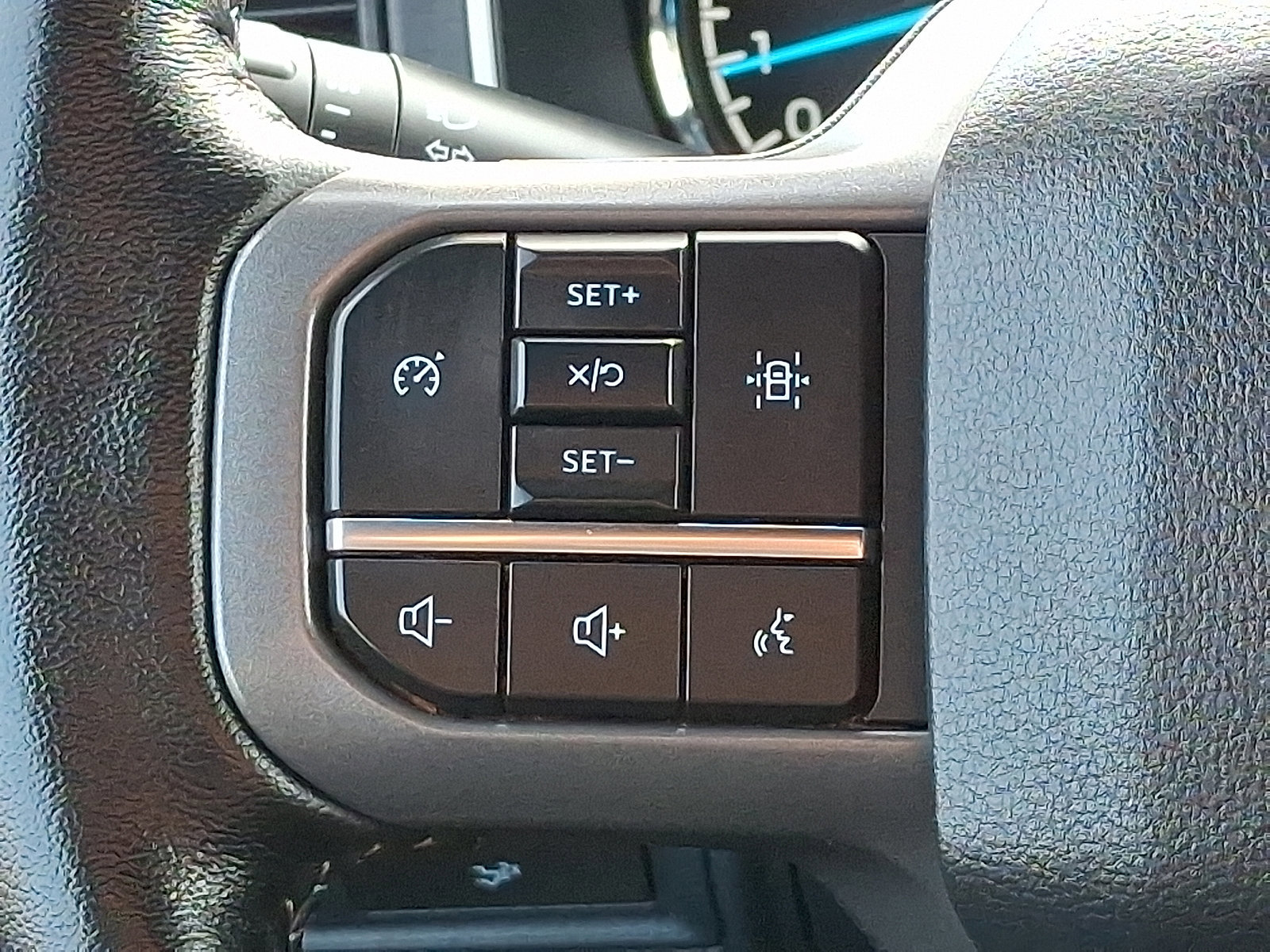 Certified 2022 Ford F150 XLT w/ Equipment Group 302A High image 20