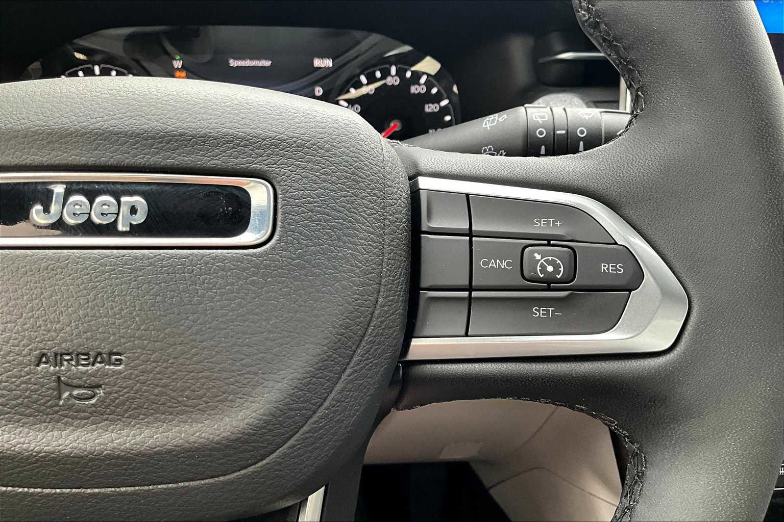 Used 2024 Jeep Compass Latitude w/ Convenience Group image 24