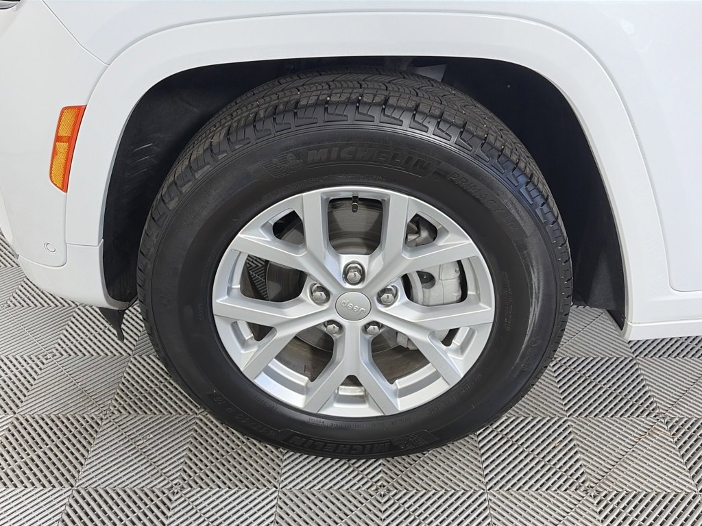 Used 2024 Jeep Grand Cherokee Summit image 8