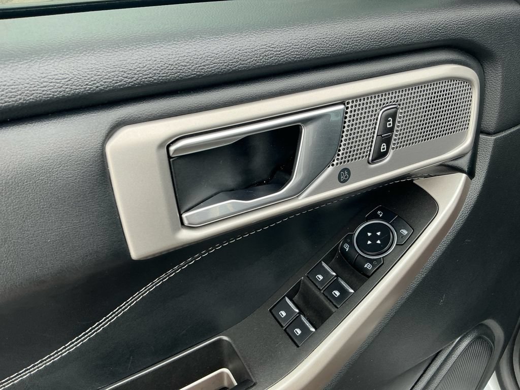 Certified 2023 Ford Explorer Limited RWD image 16