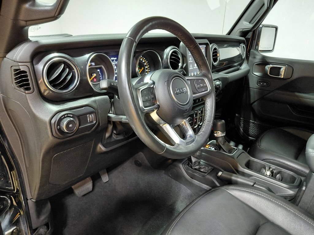 Used 2023 Jeep Wrangler Unlimited Sahara AWD/4WD image 25
