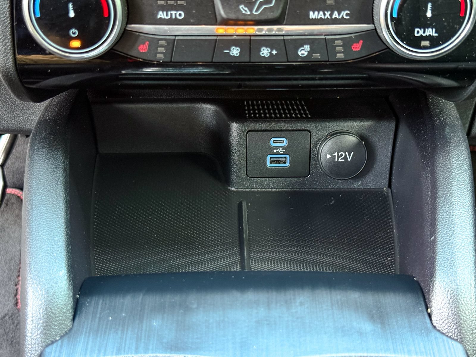 Certified 2022 Ford Escape SEL w/ SEL Stealth AWD Package image 28