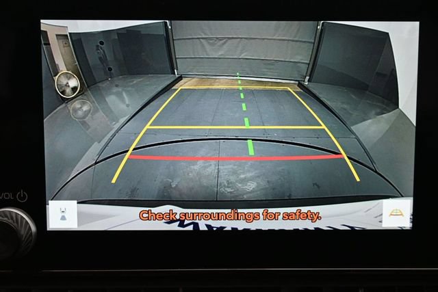 Used 2025 Toyota RAV4 XLE AWD/4WD image 20