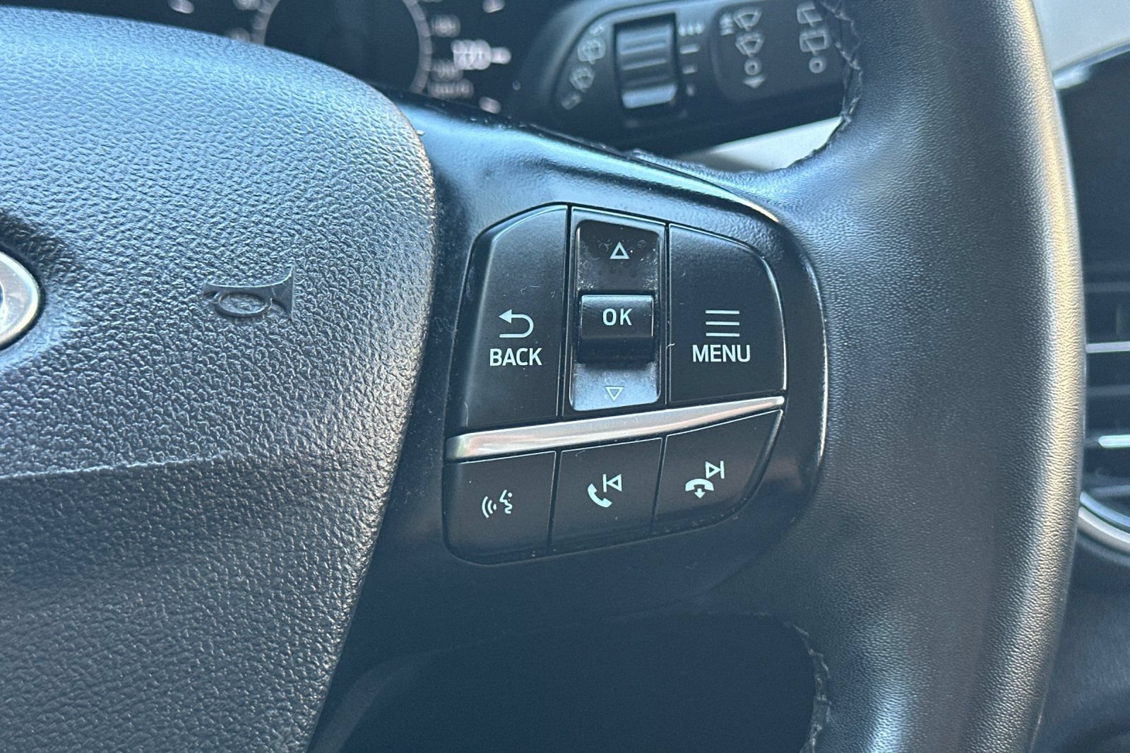 Certified 2022 Ford Escape SE w/ SE Sport Appearance Package FWD image 38