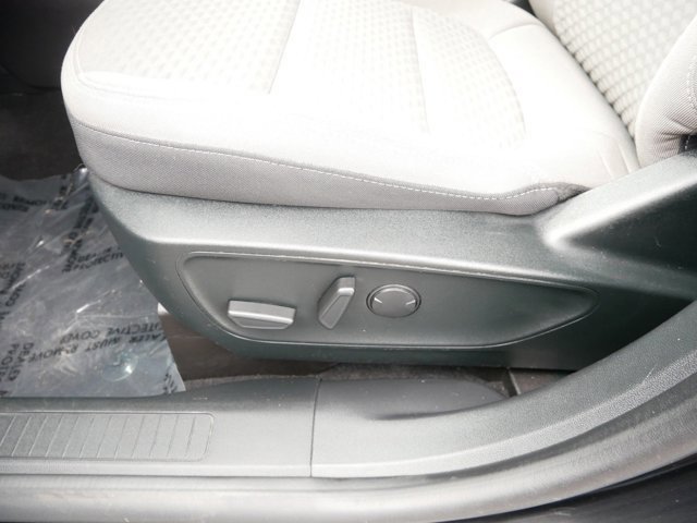 Certified 2022 Ford Escape SE w/ SE Sport Appearance Package image 8