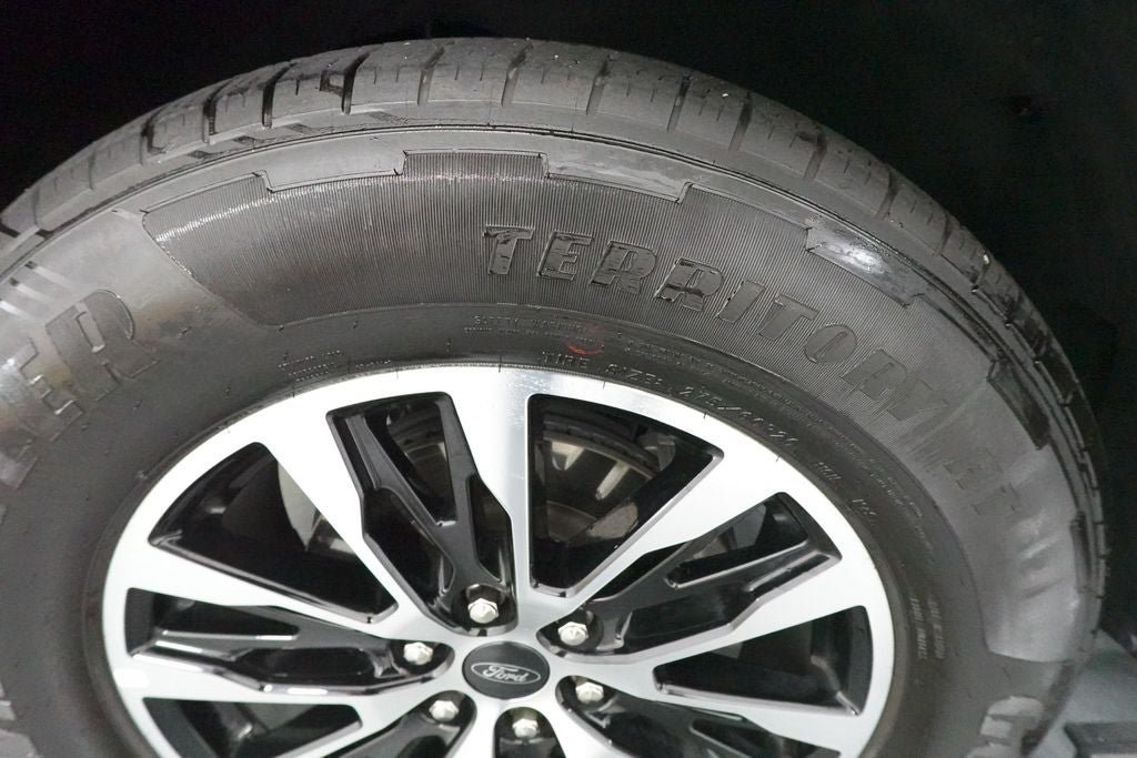 Certified 2025 Ford Expedition Platinum AWD/4WD image 39