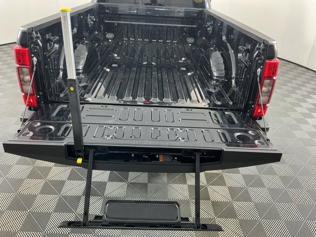 Certified 2022 Ford F350 Lariat w/ Lariat Ultimate Package AWD/4WD image 7
