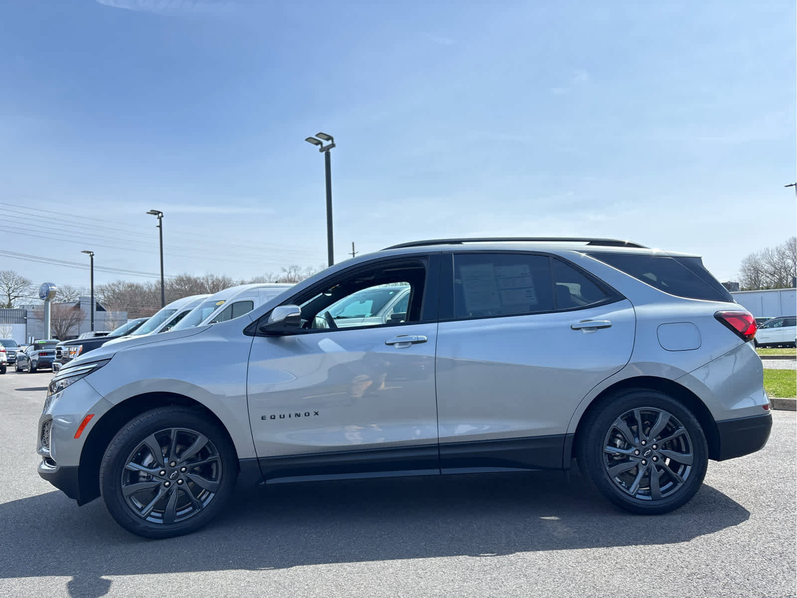 Used 2023 Chevrolet Equinox RS w/ RS Leather Package image 2