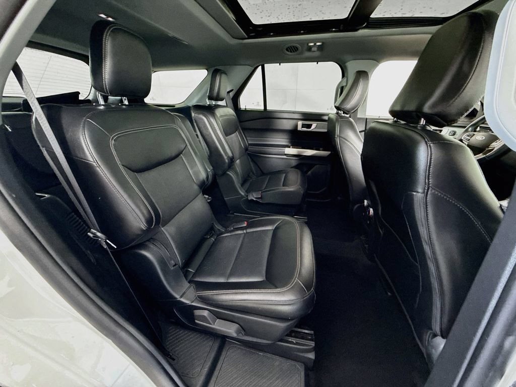 Certified 2023 Ford Explorer Limited w/ Equipment Group 301A AWD/4WD image 30