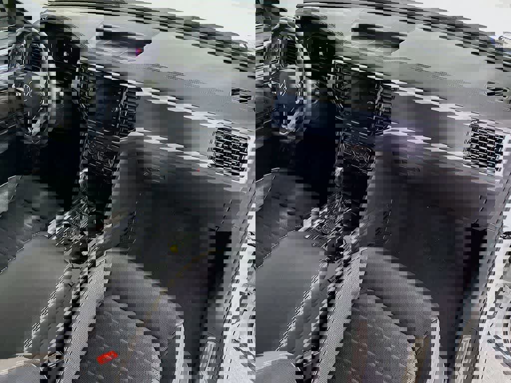 Used 2022 Volkswagen Atlas SEL Premium image 36