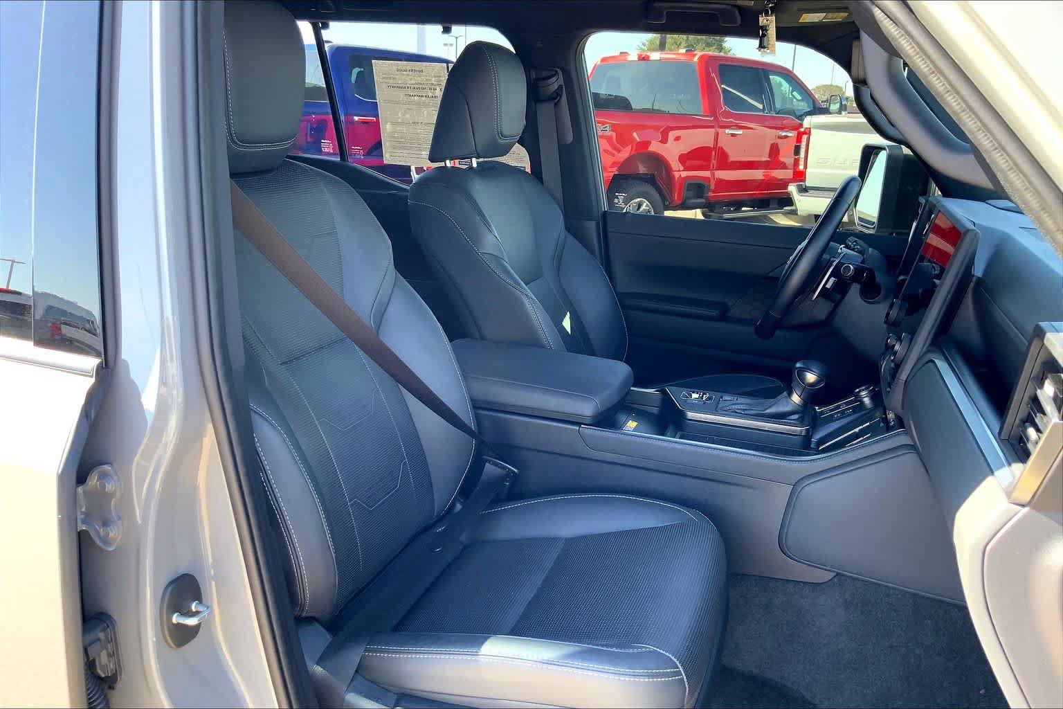 Used 2024 Lexus GX 550 AWD/4WD image 7
