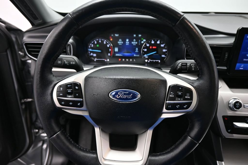 Certified 2023 Ford Explorer XLT w/ Equipment Group 202A AWD/4WD image 16