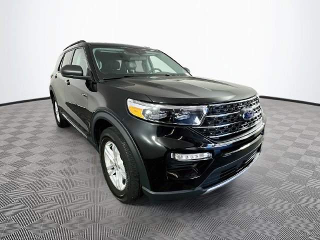 Certified 2023 Ford Explorer XLT w/ Equipment Group 202A AWD/4WD image 4