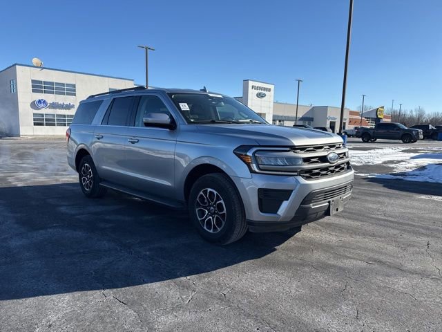 Certified 2024 Ford Expedition Max XLT image 3