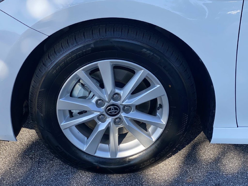 Used 2026 Toyota Camry LE FWD image 14