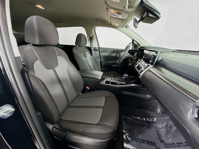 Used 2023 Kia Sorento LX image 26