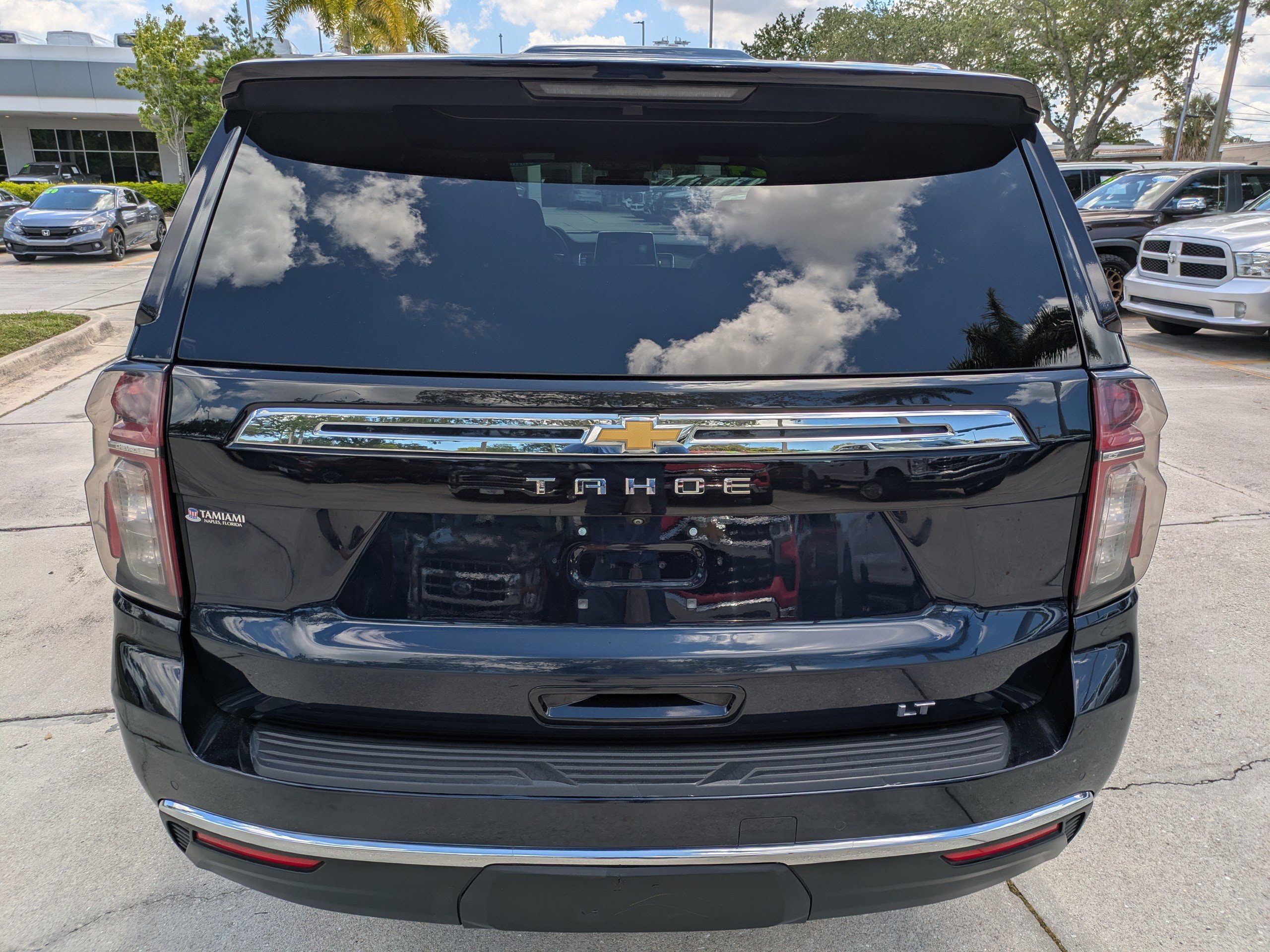 Used 2024 Chevrolet Tahoe LT RWD image 5
