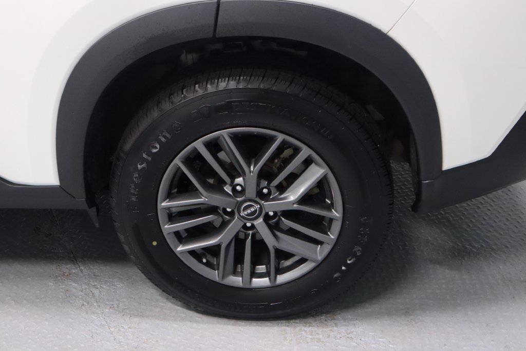 Used 2023 Nissan Rogue S FWD image 19