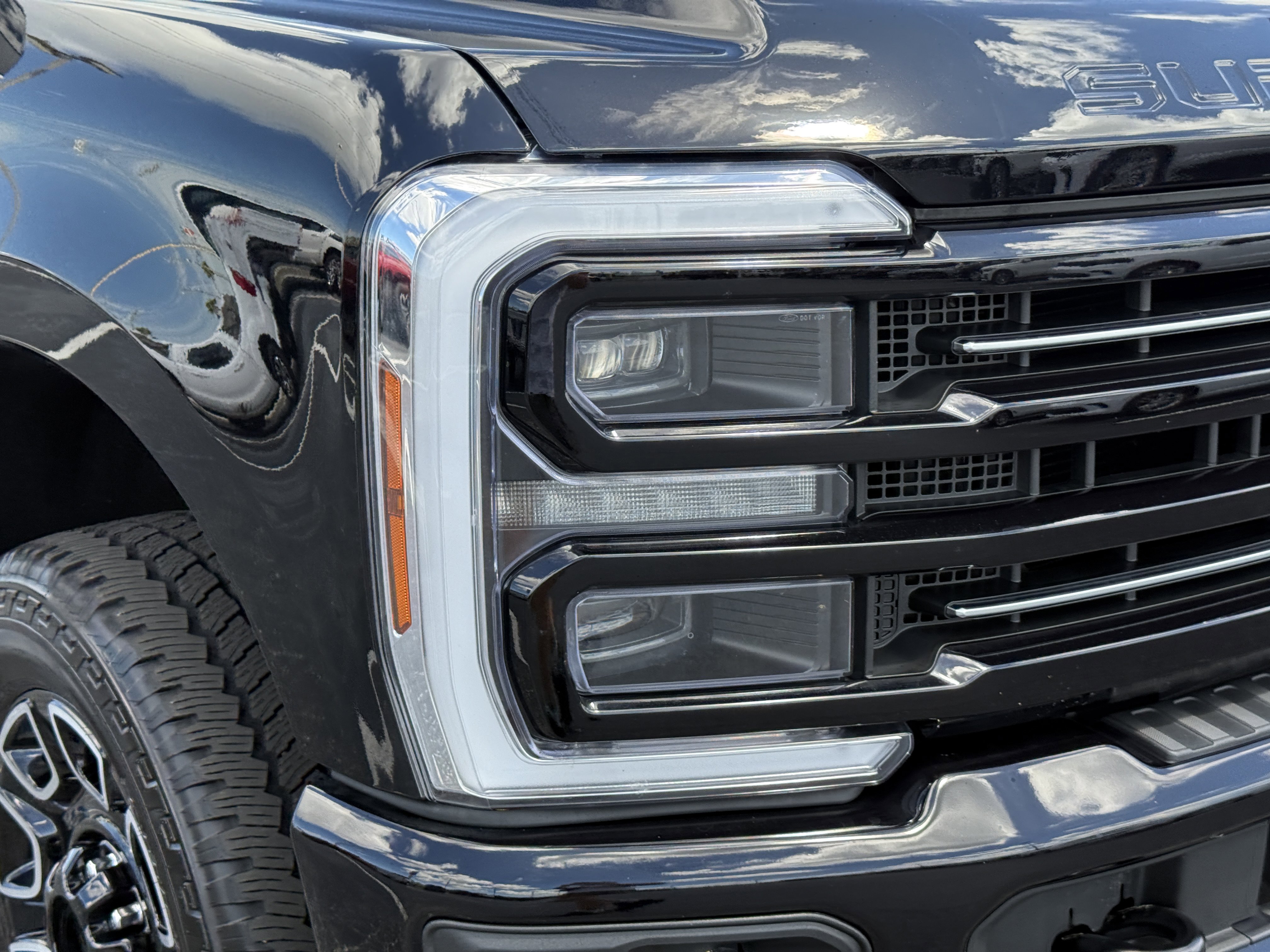 Certified 2025 Ford F250 Platinum w/ FX4 Off-Road Package image 7