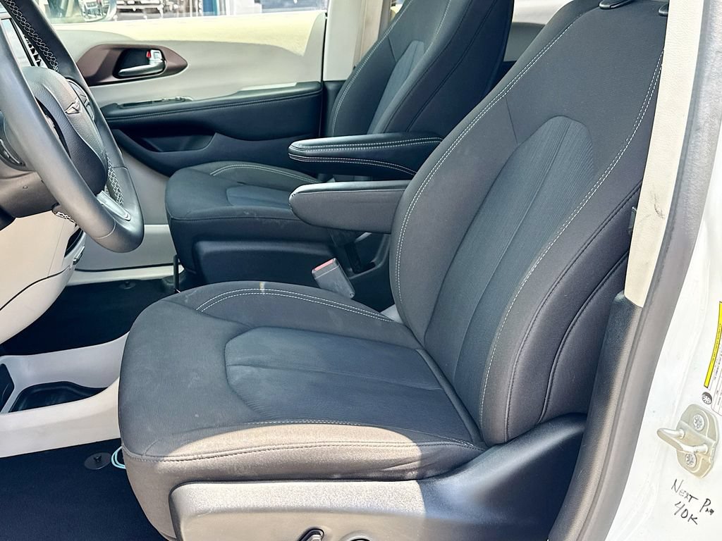 Used 2023 Chrysler Voyager LX FWD image 20