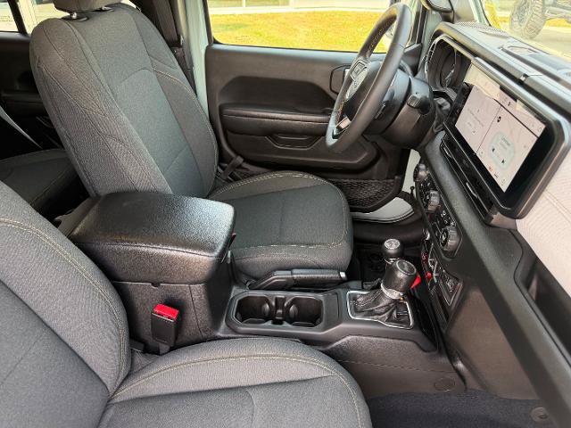 Used 2024 Jeep Wrangler Unlimited AWD/4WD image 13