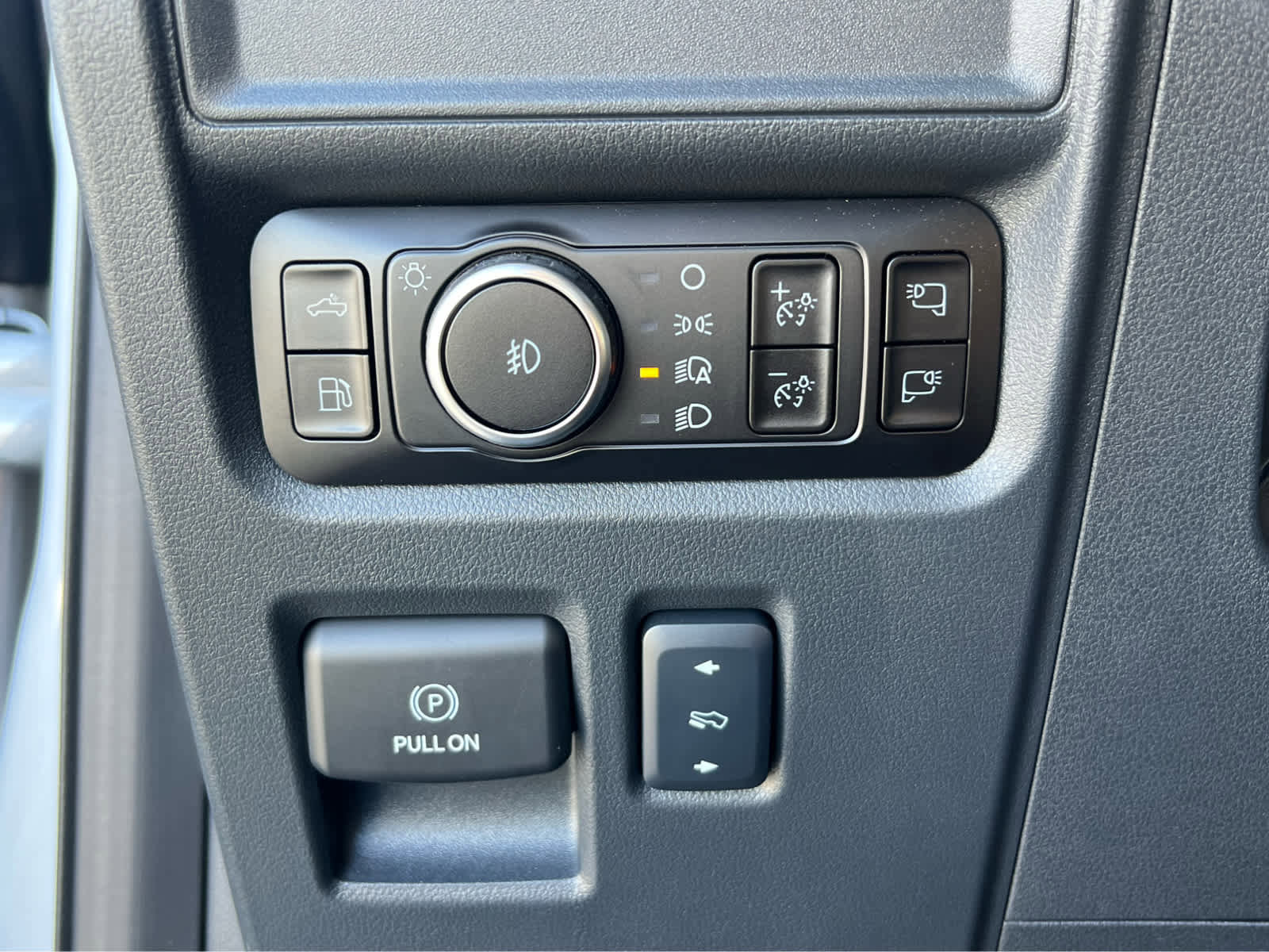 Certified 2025 Ford F150 Lariat w/ Equipment Group 502A High image 33